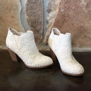 Francesca’s white booties 8